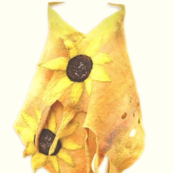 Wool shawl, Sunflower shawl, Wool Shawl, Wool Wrap, Wearable art, OOAK - Picture 7 of 12